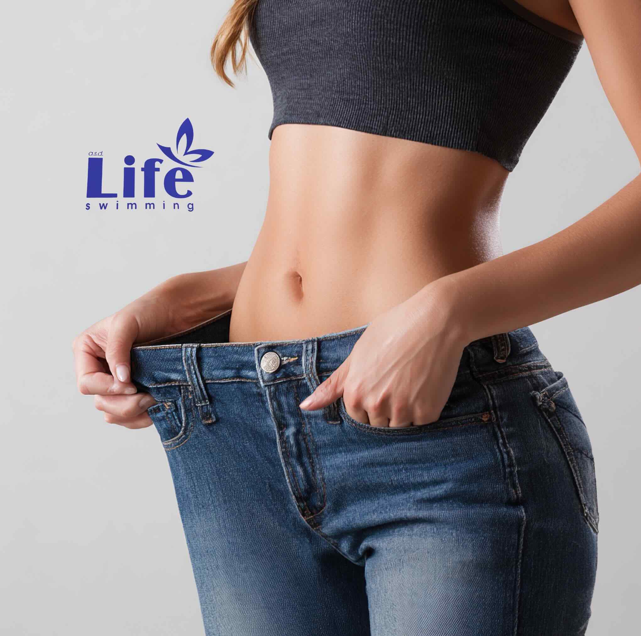 Persone che nuotano a Piscina Life per un programma detox naturale in Valle Caudina